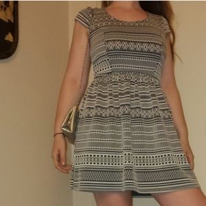 ❤️‍🔥3 for $15 Perfectly fitted Tribal Print Dress!
